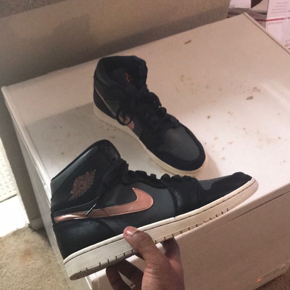 Jordan 1 “Bronze Metal”